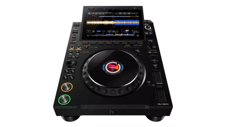 AlphaTheta CDJ-3000X front.jpg